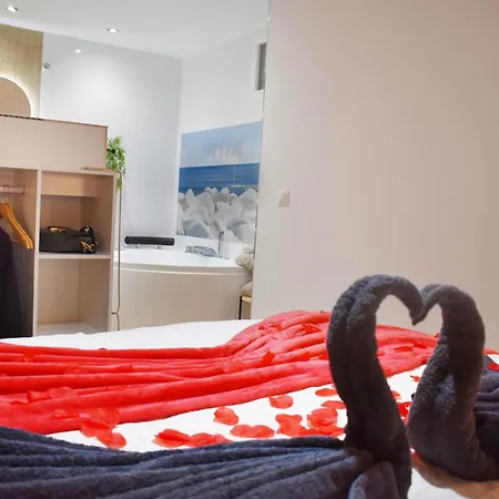 Apartment With Jacuzzi En Torremolinos, Garipolo 1 By Namaste Elite Torremolinos