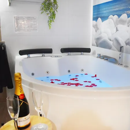 With Jacuzzi En Torremolinos, Garipolo 1 By Namaste Elite Appartamento Torremolinos